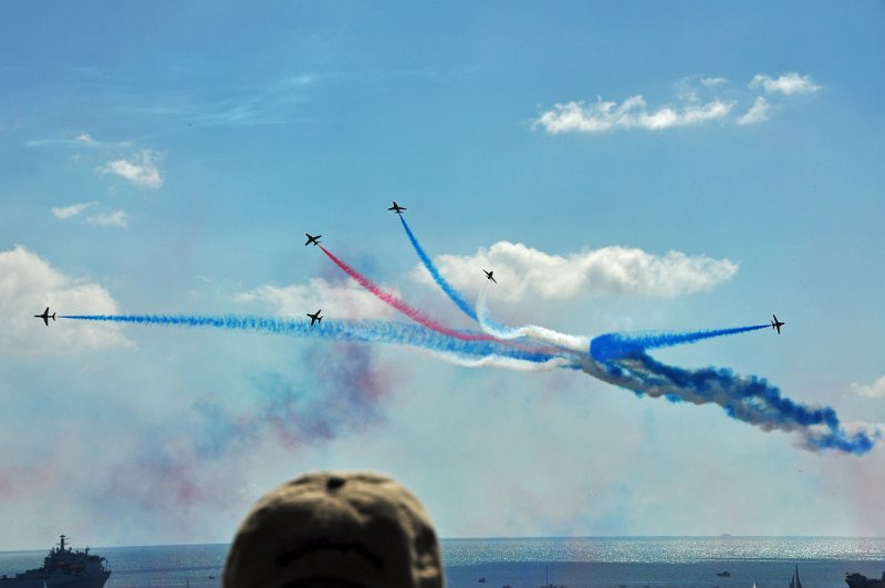 s-190.jpg - RED ARROWS - BOURNEMOUTH AIR FESTIVAL - 31.8.1414