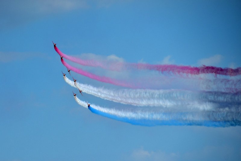 s-493.jpg - BOURNEMOUTH AIR FESTIVAL - 1.9.17 - RED ARROWS