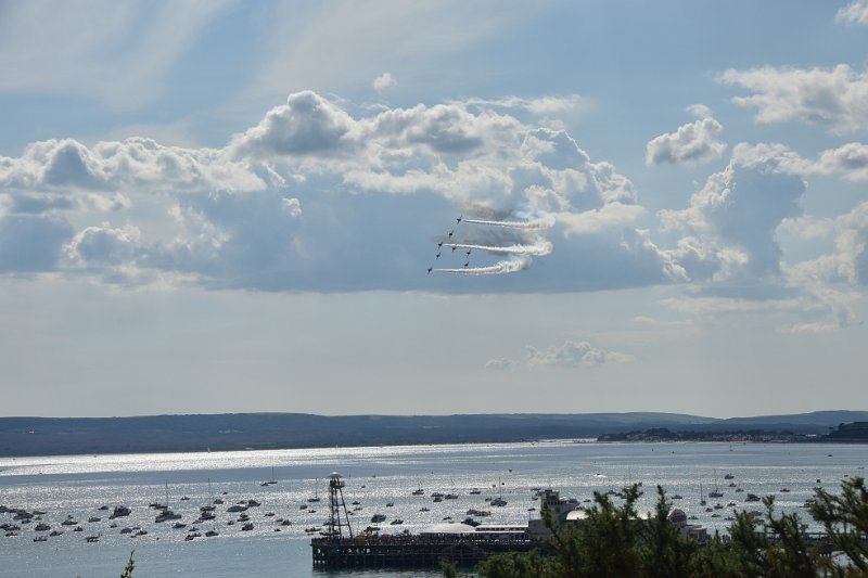 s-496.JPG - BOURNEMOUTH AIR FESTIVAL - 1.9.17 - RED ARROWS