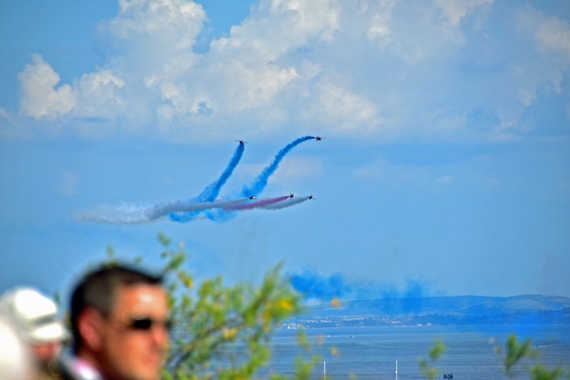 s-518.jpg - BOURNEMOUTH AIR FESTIVAL - 1.9.17 - RED ARROWS