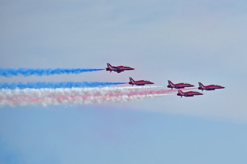 s-522.jpg - BOURNEMOUTH AIR FESTIVAL - 1.9.17 - RED ARROWS